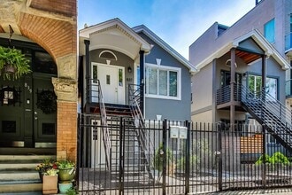 Building Photo - 837 N Marshfield Ave