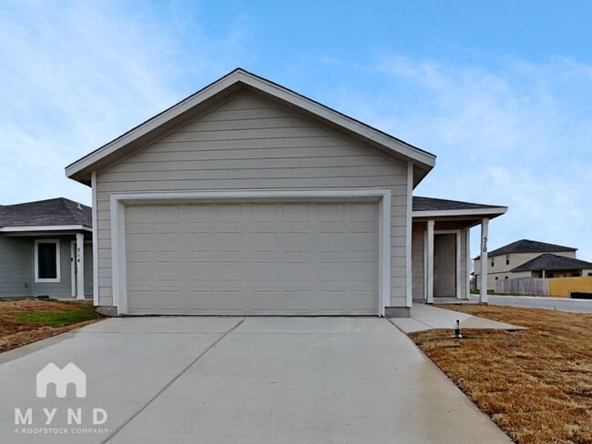 Building Photo - 510 River Run Wy