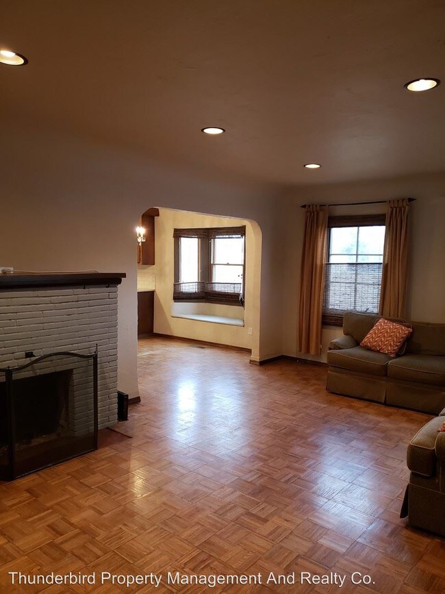 Building Photo - 3 br, 3 bath House - 3402 Monte Vista Blvd NE