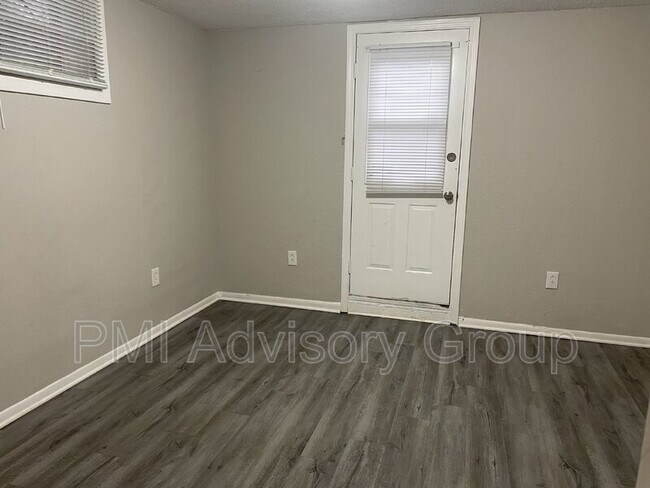 Foto del edificio - 2021 SW Mission Ave