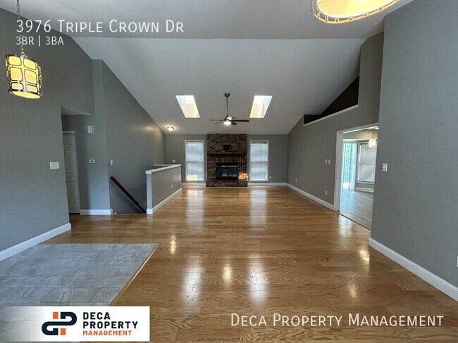 Foto del edificio - 3976 Triple Crown Dr