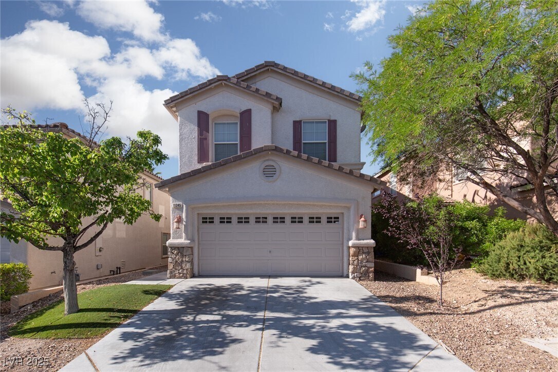 Foto principal - 11245 Sandrone Ave