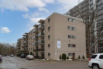 Building Photo - 1223 Richmond St