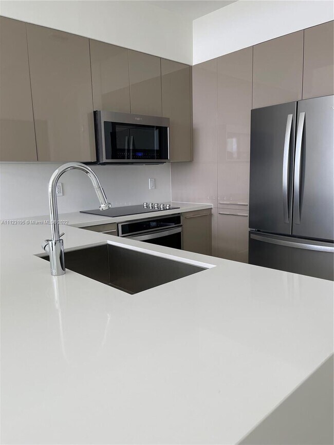 Building Photo - 2000 Metropica Way