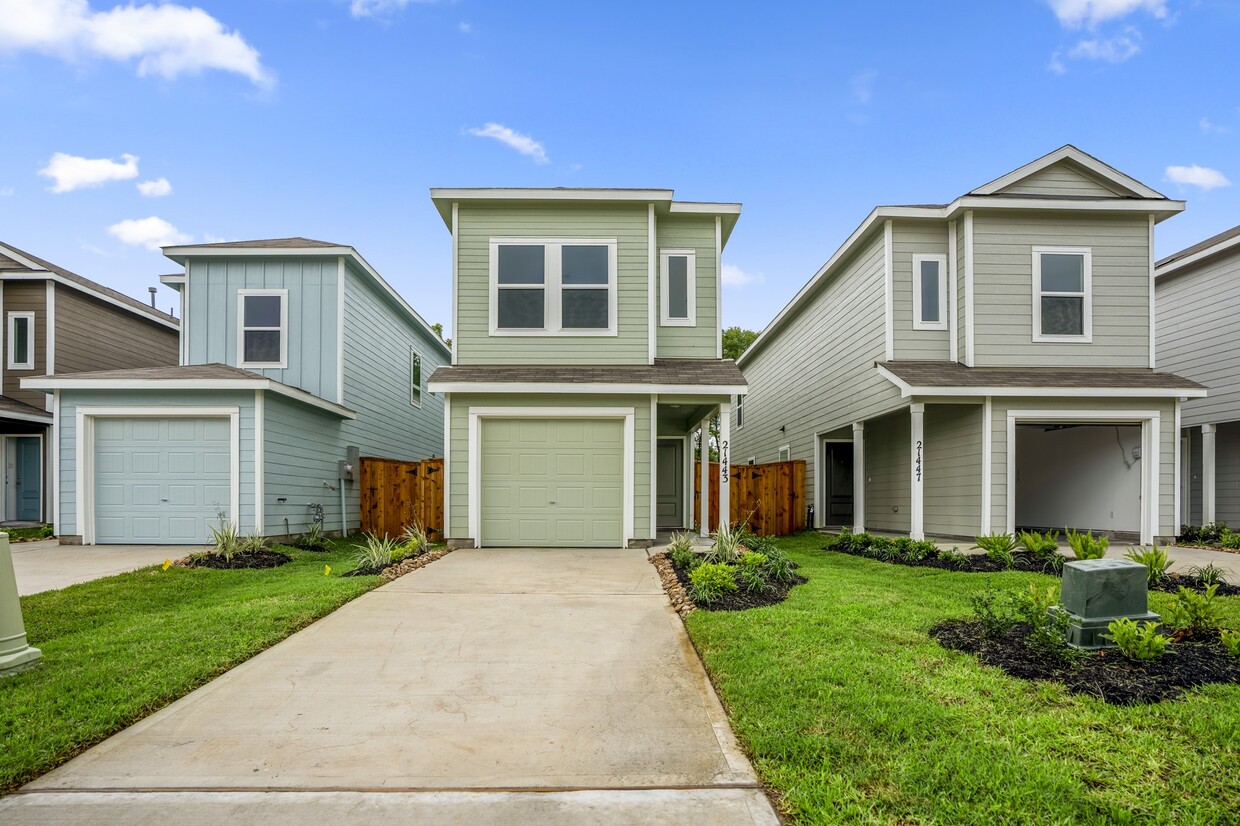 Primary Photo - 21443 Carosella Dr