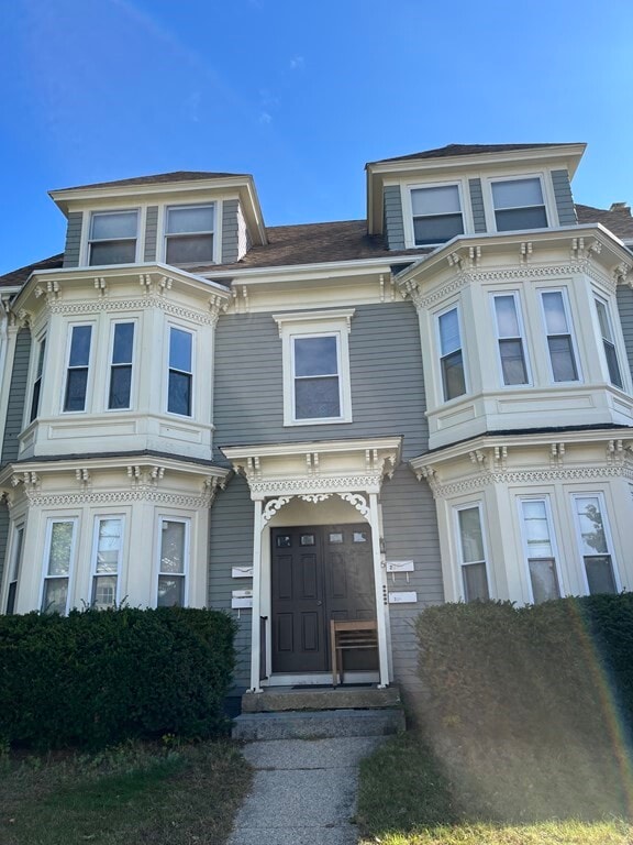 1620 West St Unit 2A, Franklin, MA 02038 Room for Rent in Franklin