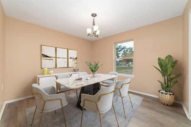 Foto del edificio - 14250 Laffite Dr