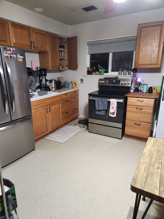 Photo - MOVE-IN SPECIAL $500 OFF!  2BD/1BA House with Bonus Room (Extra Bedroom)!