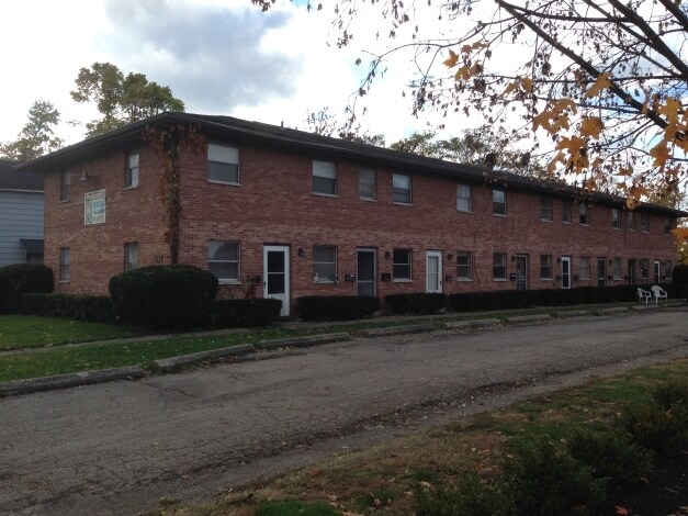 Primary Photo - 617 S River St
