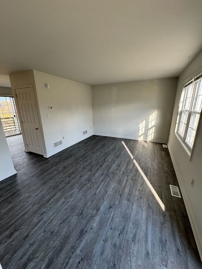 Building Photo - 2-bedroom, 1-bathroom home in East Petersburg, PA