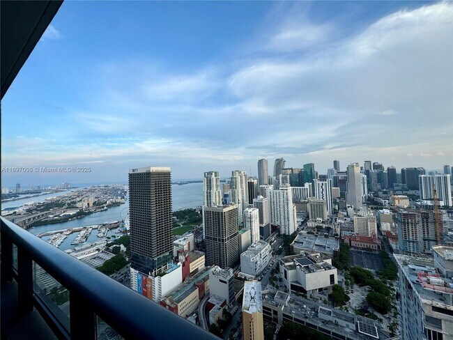 Foto del edificio - 159 NE 6th St