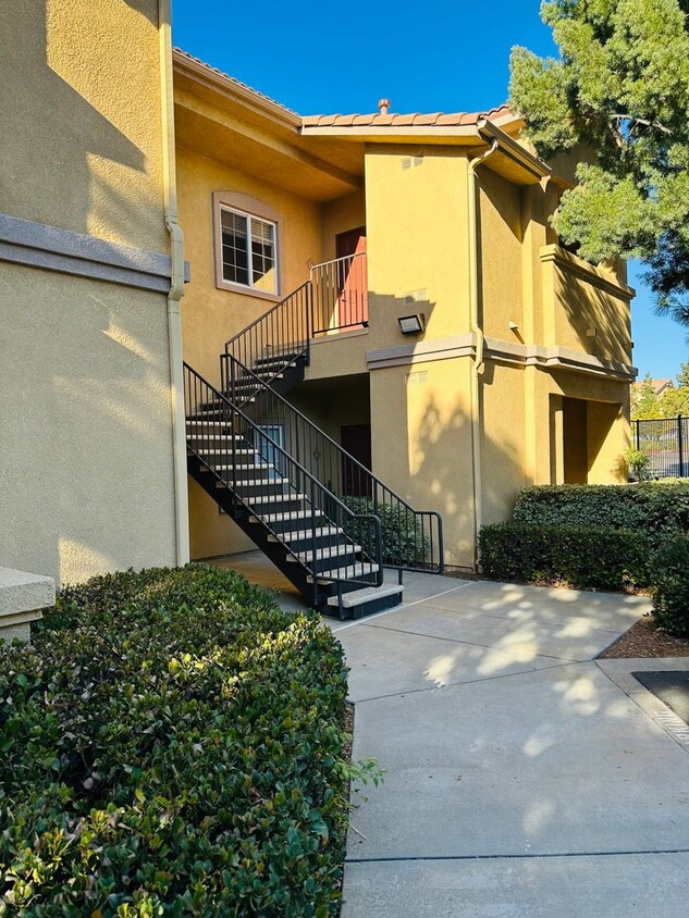 Primary Photo - 2 Bed 2 Bath Condo for Rent in Murrieta