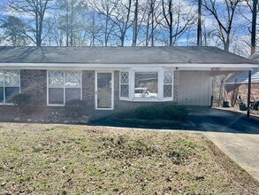 Building Photo - 3301 Garden Lakes Pkwy