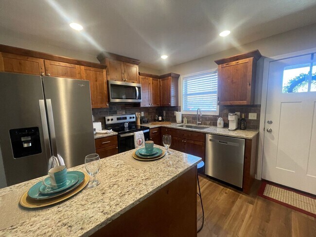 Foto del edificio - New Never Occupied - Brand New 2 bedroom 2 bath Duplex in Kimberling City, MO