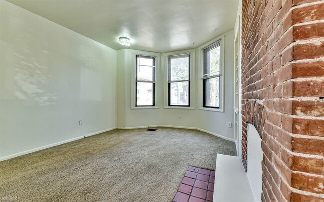 Building Photo - 2 br, 1 bath Apartment - 632 Summerlea St # 1