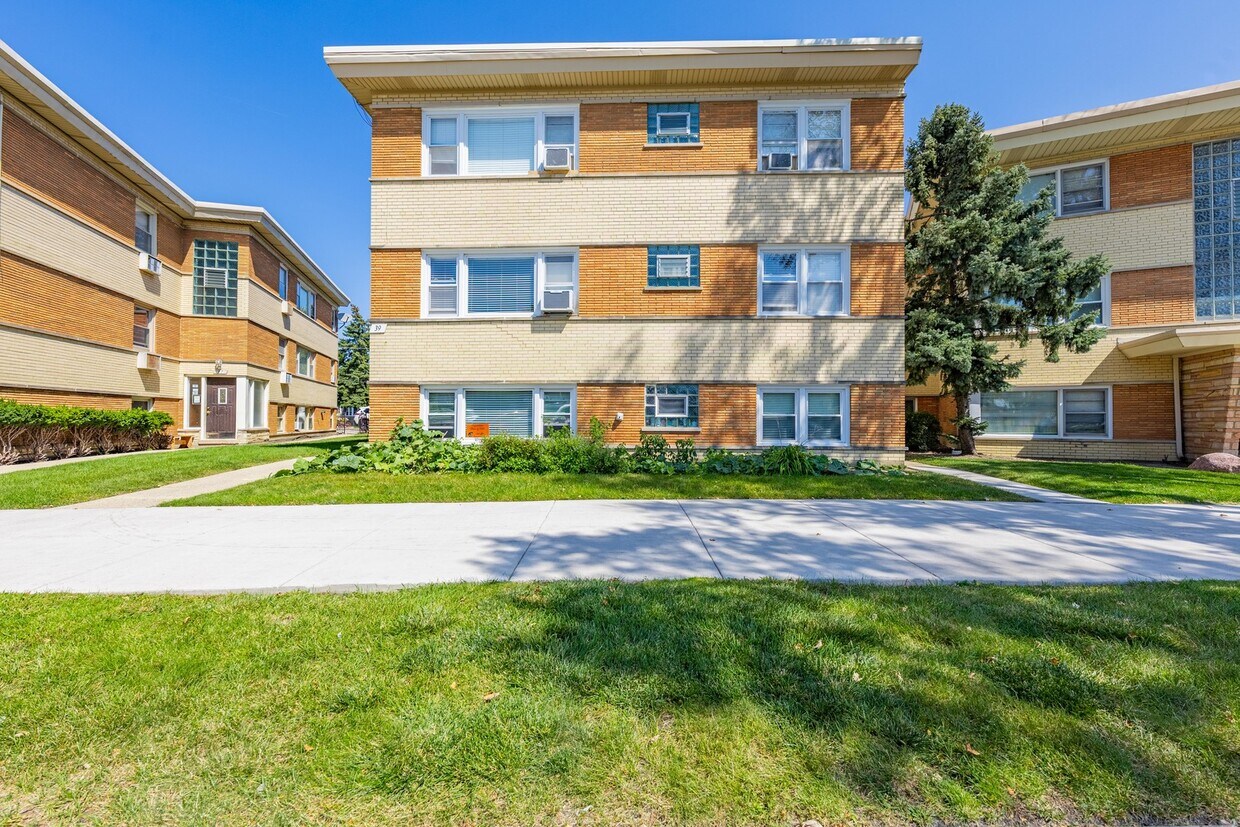 Primary Photo - 39 Conti Pkwy