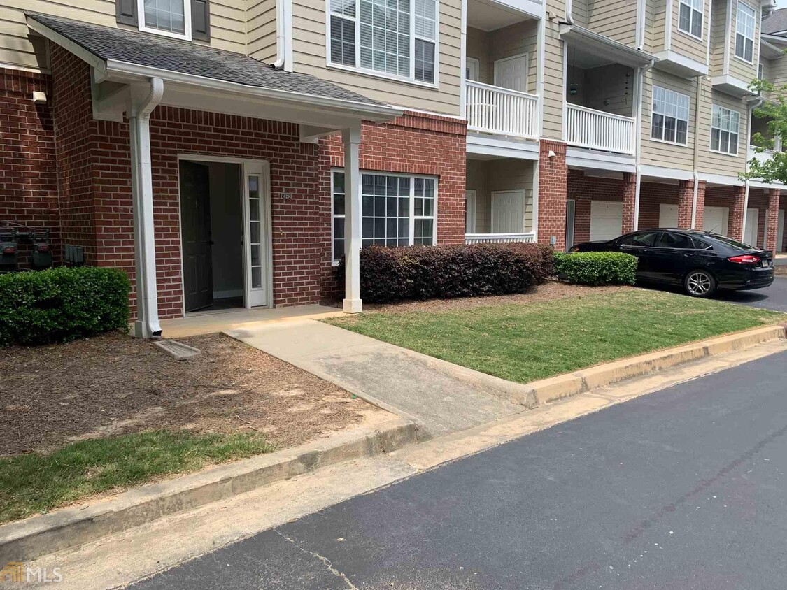 Primary Photo - 5020 Woodland Ln