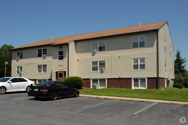 Building Photo - Lincoln West Apartments