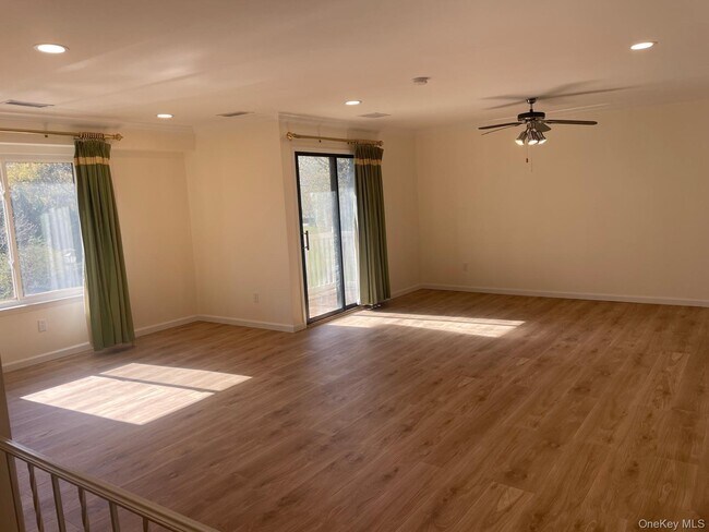 Foto del edificio - 79 Birchwood Rd