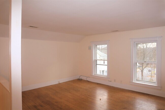 Building Photo - 241 Broad St