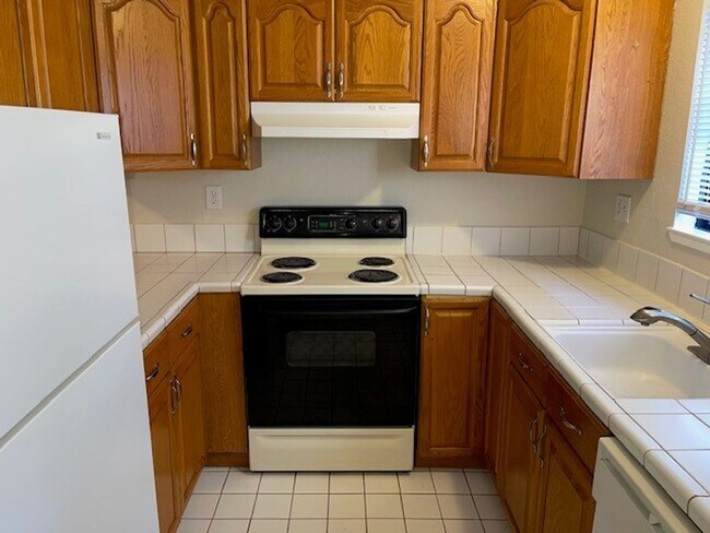 Foto del edificio - 2150 Northwood Cir