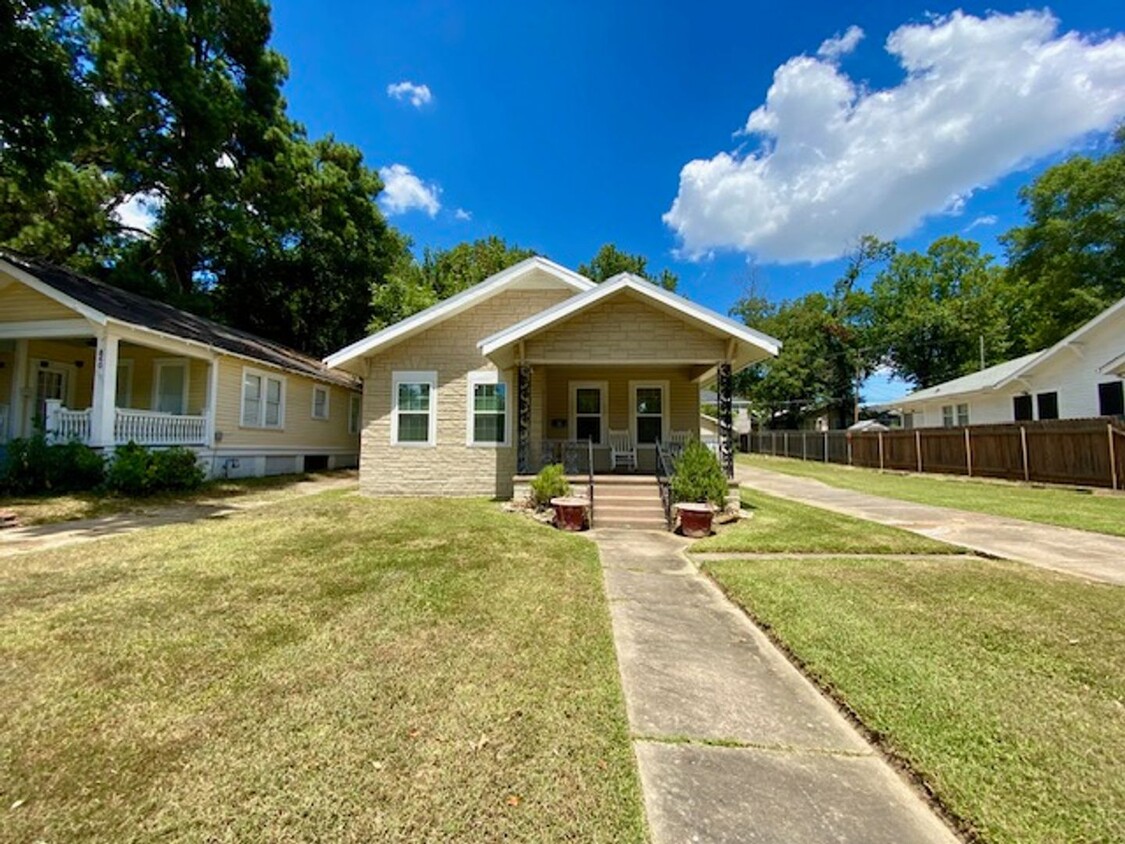 Foto principal - COMING SOON!! Great 3 Bedroom 2 Bath Home ...