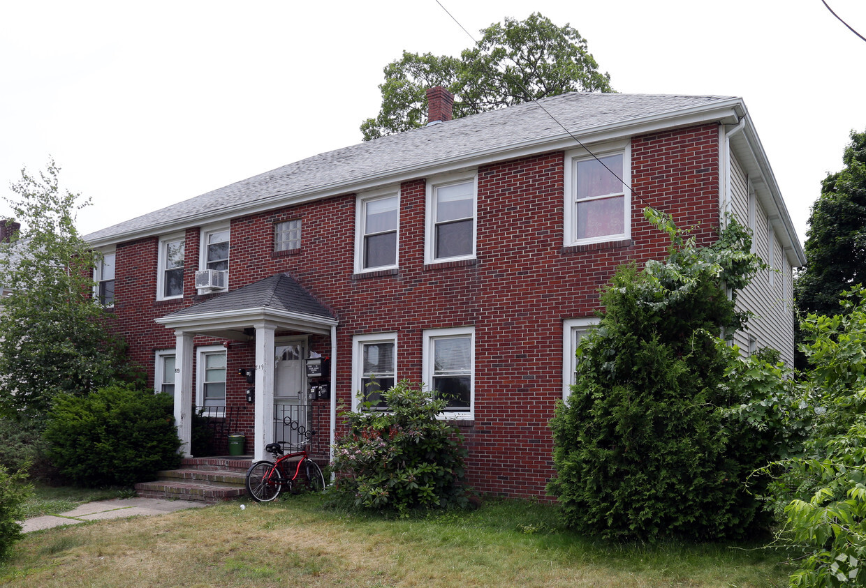 Primary Photo - 819 Central Ave