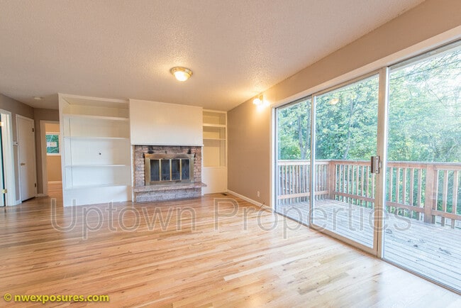 Building Photo - 12025 SW 64th Ave