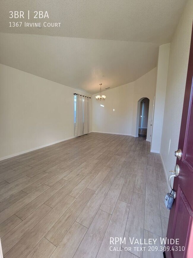 Foto del edificio - Gorgeous North Merced Home