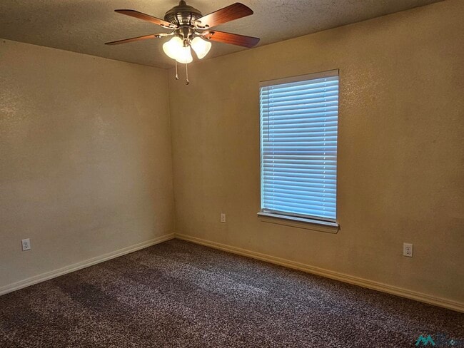 Building Photo - 141 Townsgate Plaza