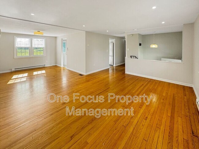 Foto del edificio - 79 Valley View Rd