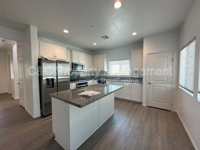 Building Photo - 10608 Appaloosa Ave