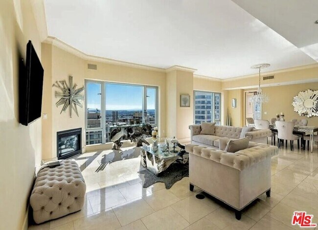 Building Photo - 10727 Wilshire Blvd