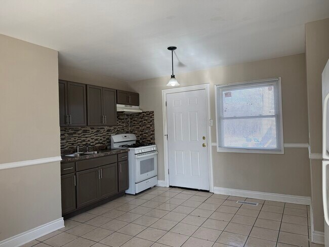 Foto del edificio - 537 Andover St