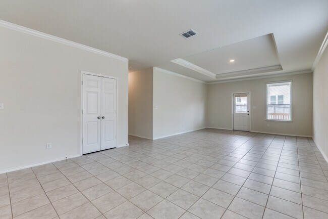 Building Photo - 13907 Knob Crk