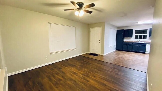 Foto del edificio - 1600 E 5th St