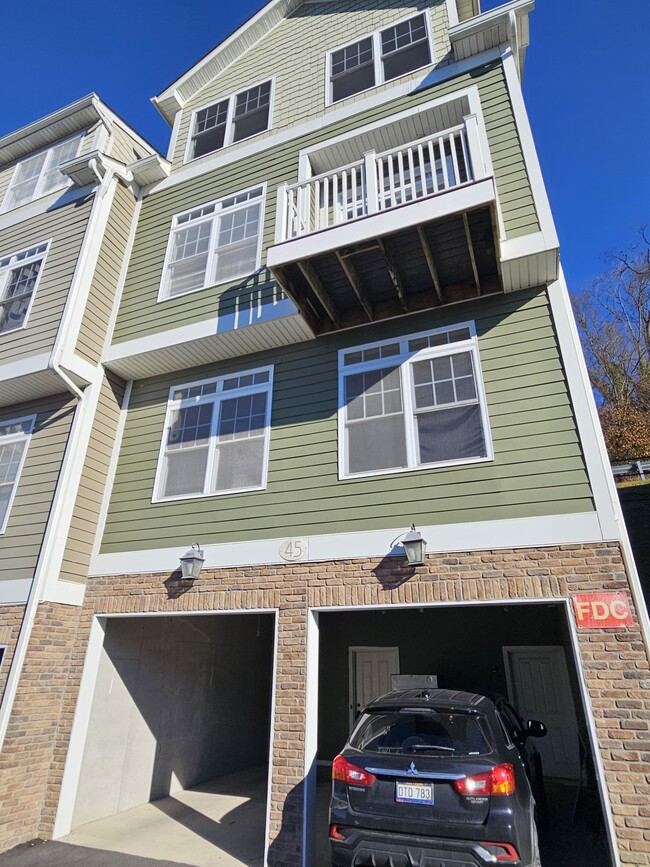 Building Photo - 11 Old Golden Blue Ln