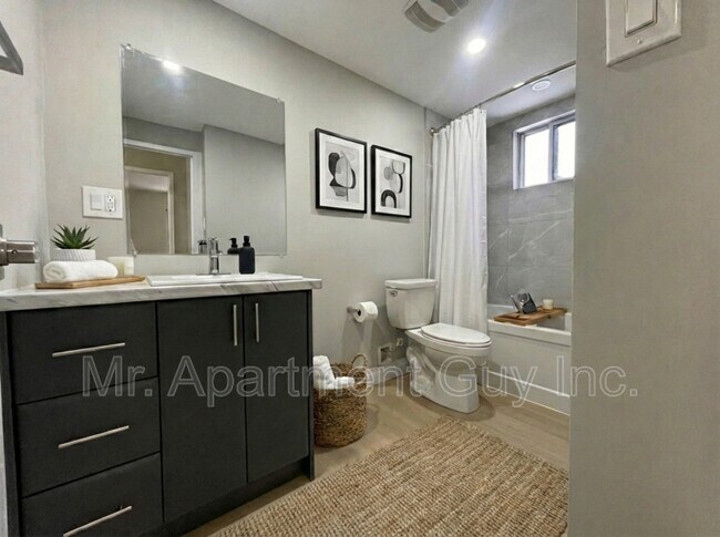 Photo du bâtiment - 45 Paisley Blvd W