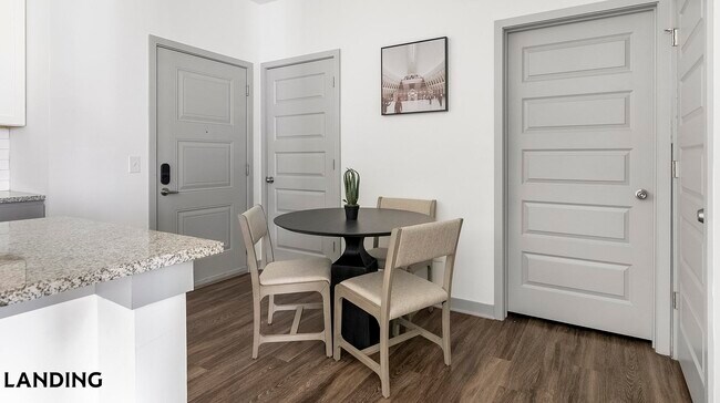 Foto del edificio - 100 Wildwood Ct