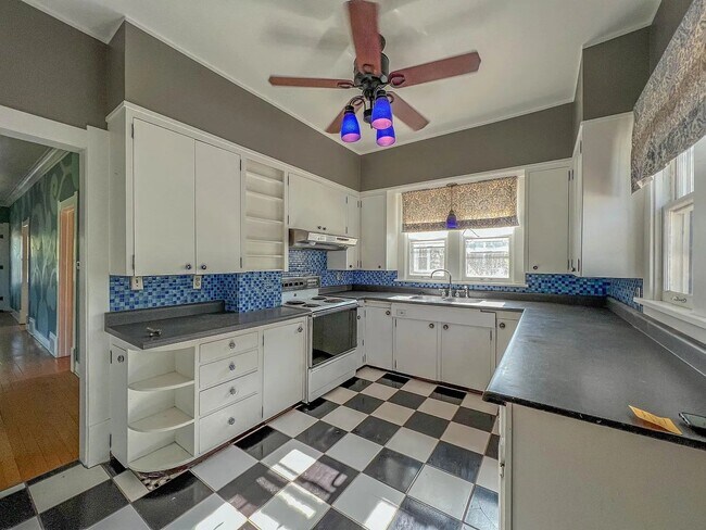 Foto del edificio - 709 E 5th St
