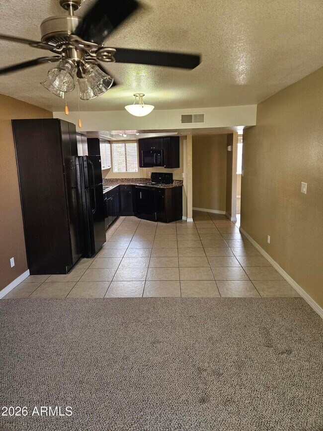 Building Photo - 835 N Granite Reef Rd