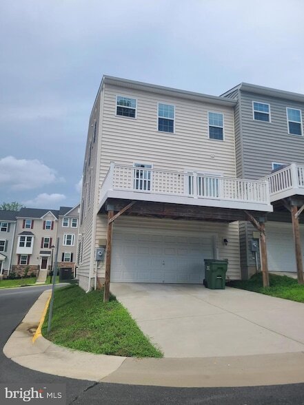 Foto del edificio - 1006 Valley Run Dr