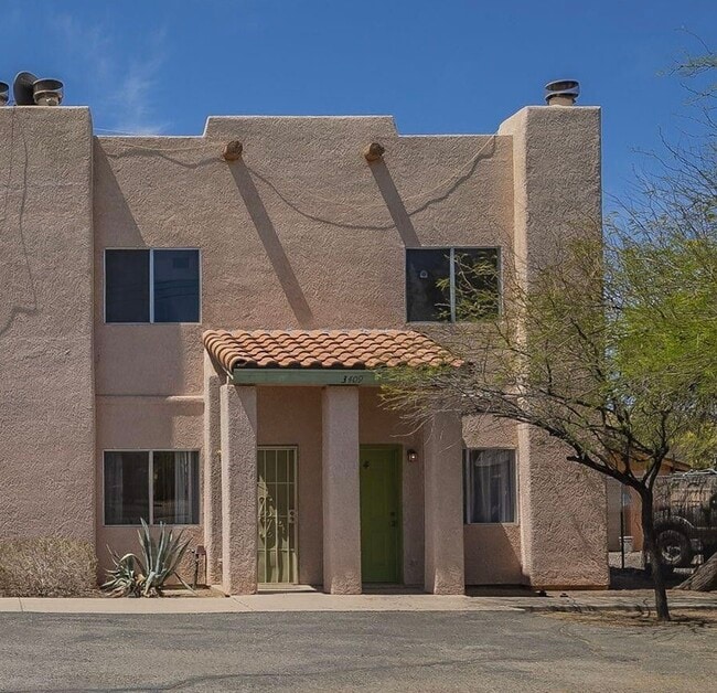 Building Photo - 3409 N Fontana Ave