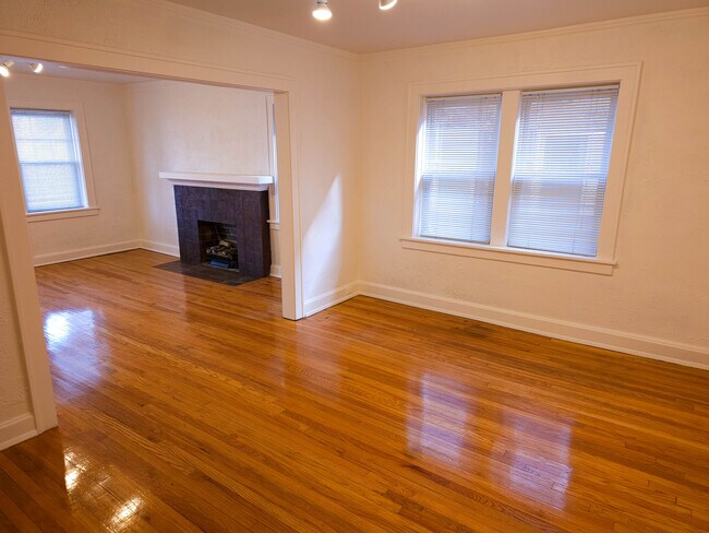 Dining Room - 303 E 43rd St