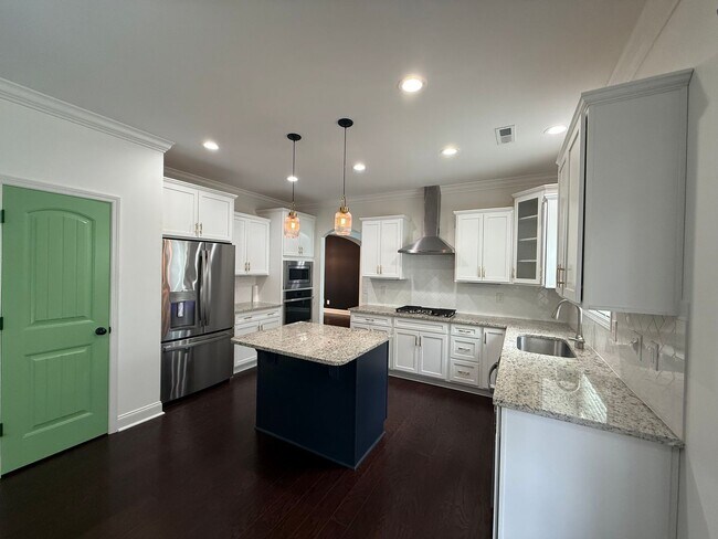 Building Photo - 4 Bedroom Home on a Cul-de-Sac with Lawn Care Included!