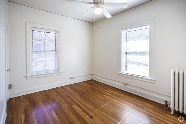 1 BR, 1 BA - 810 SF - Parkside Poplar Apartments