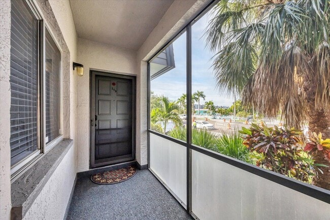 Photo - 2124 N Tamiami Trl Townhome