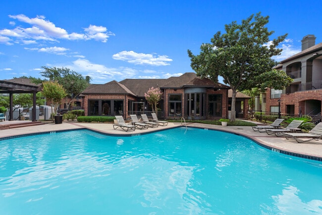 Building Photo - Barnett