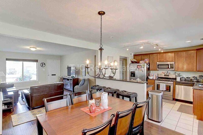 Foto del edificio - 795 Salem St