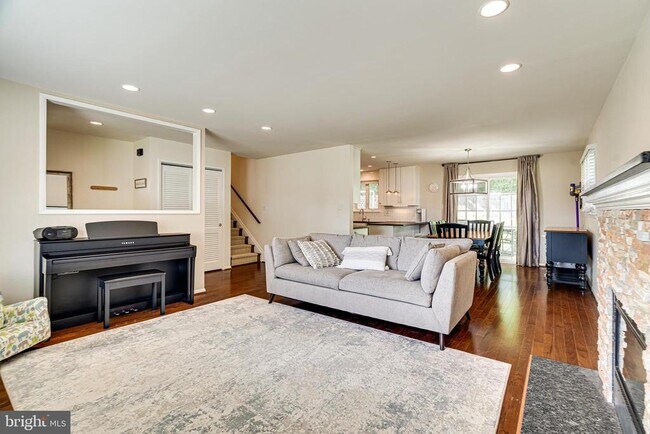 Foto del edificio - 7606 Jervis St